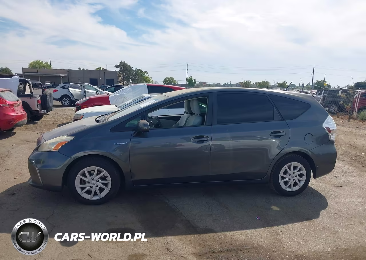 2013 Toyota Prius V Two VIN:JTDZN3EU7D3252385 - 14