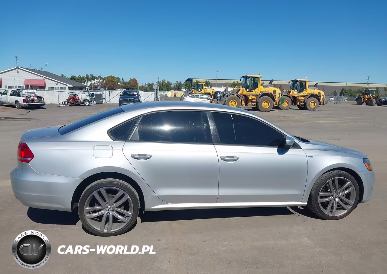 2015 Volkswagen Passat 1.8T Wolfsburg Edition VIN:1VWAT7A31FC023322 - 13