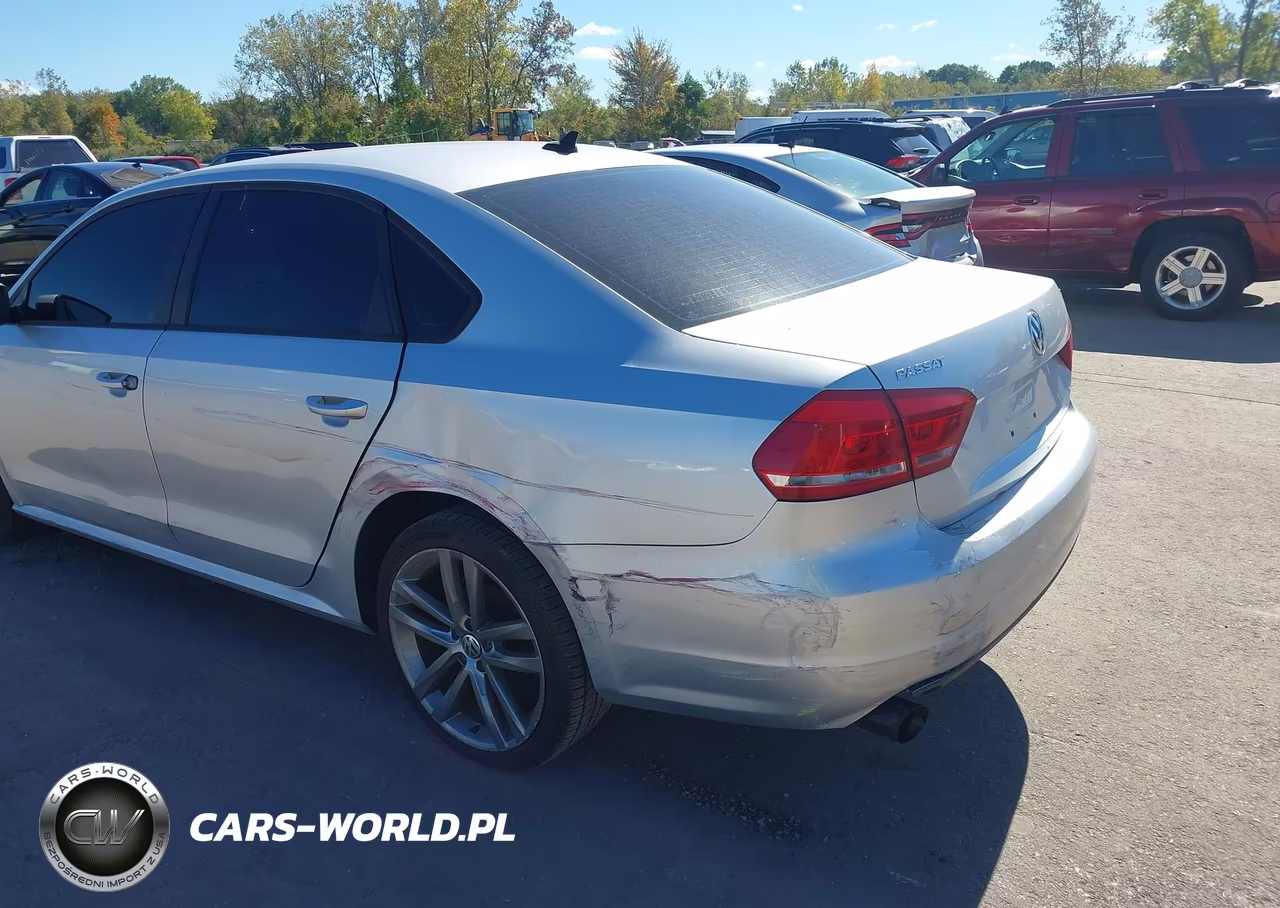 2015 Volkswagen Passat 1.8T Wolfsburg Edition VIN:1VWAT7A31FC023322 - 17