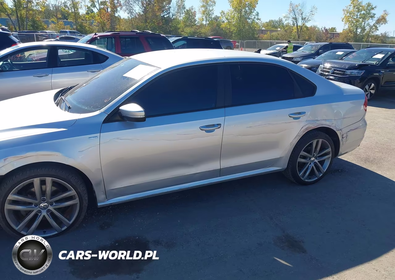 2015 Volkswagen Passat 1.8T Wolfsburg Edition VIN:1VWAT7A31FC023322 - 6