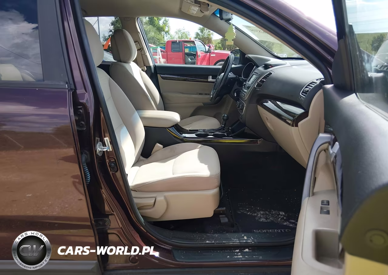 2015 Kia Sorento Lx VIN:5XYKTCA60FG586240 - 5