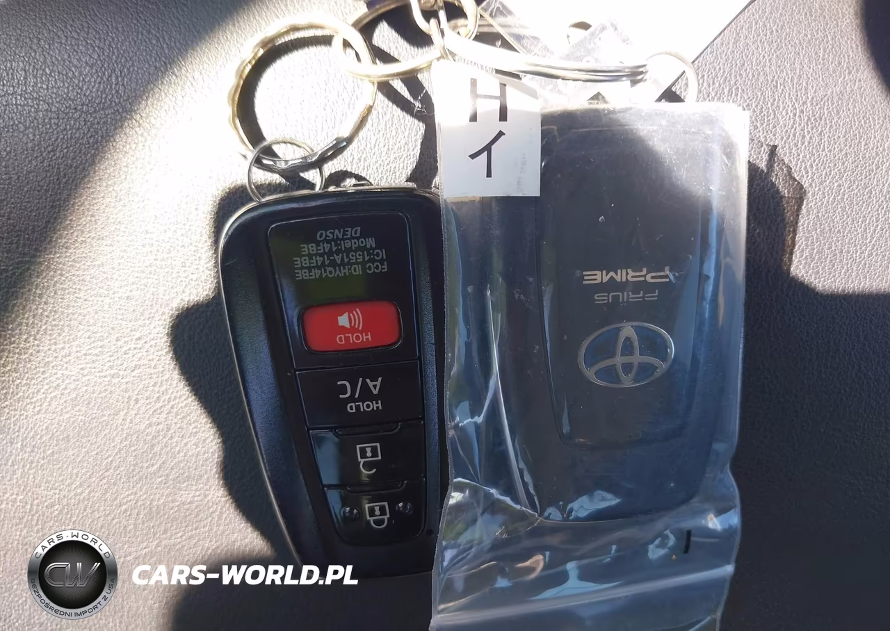 2017 Toyota Prius Prime Premium VIN:JTDKARFP4H3003170 - 11