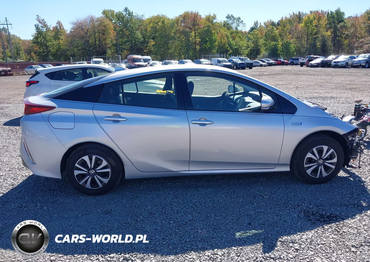 2017 Toyota Prius Prime Premium VIN:JTDKARFP4H3003170 - 13