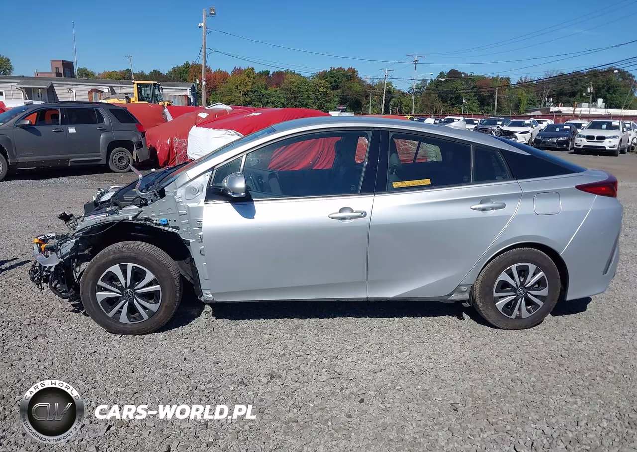 2017 Toyota Prius Prime Premium VIN:JTDKARFP4H3003170 - 14