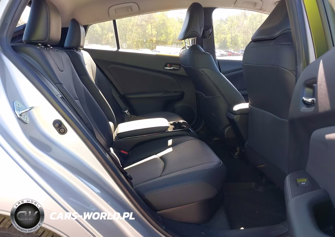 2017 Toyota Prius Prime Premium VIN:JTDKARFP4H3003170 - 8