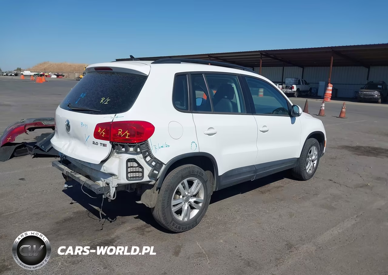 2017 Volkswagen Tiguan 2.0T-2.0T S VIN:WVGBV7AX6HK011126 - 4