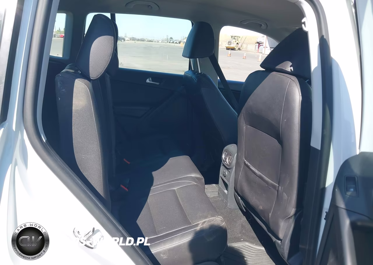 2017 Volkswagen Tiguan 2.0T-2.0T S VIN:WVGBV7AX6HK011126 - 8