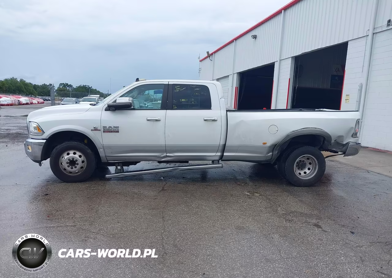 2014 Ram 3500 Laramie VIN:3C63RPJL8EG150226 - 17