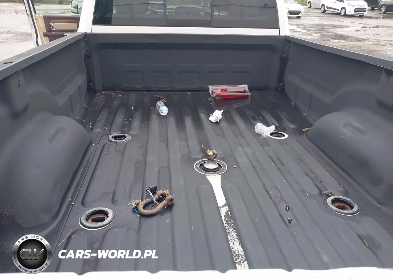 2014 Ram 3500 Laramie VIN:3C63RPJL8EG150226 - 6