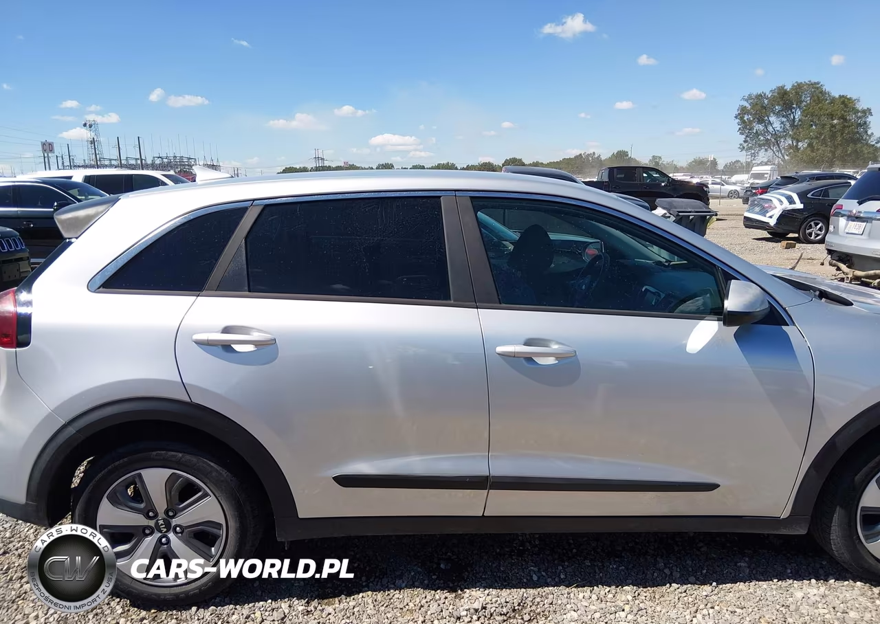 2018 Kia Niro Fe VIN:KNDCB3LC8J5186972 - 13