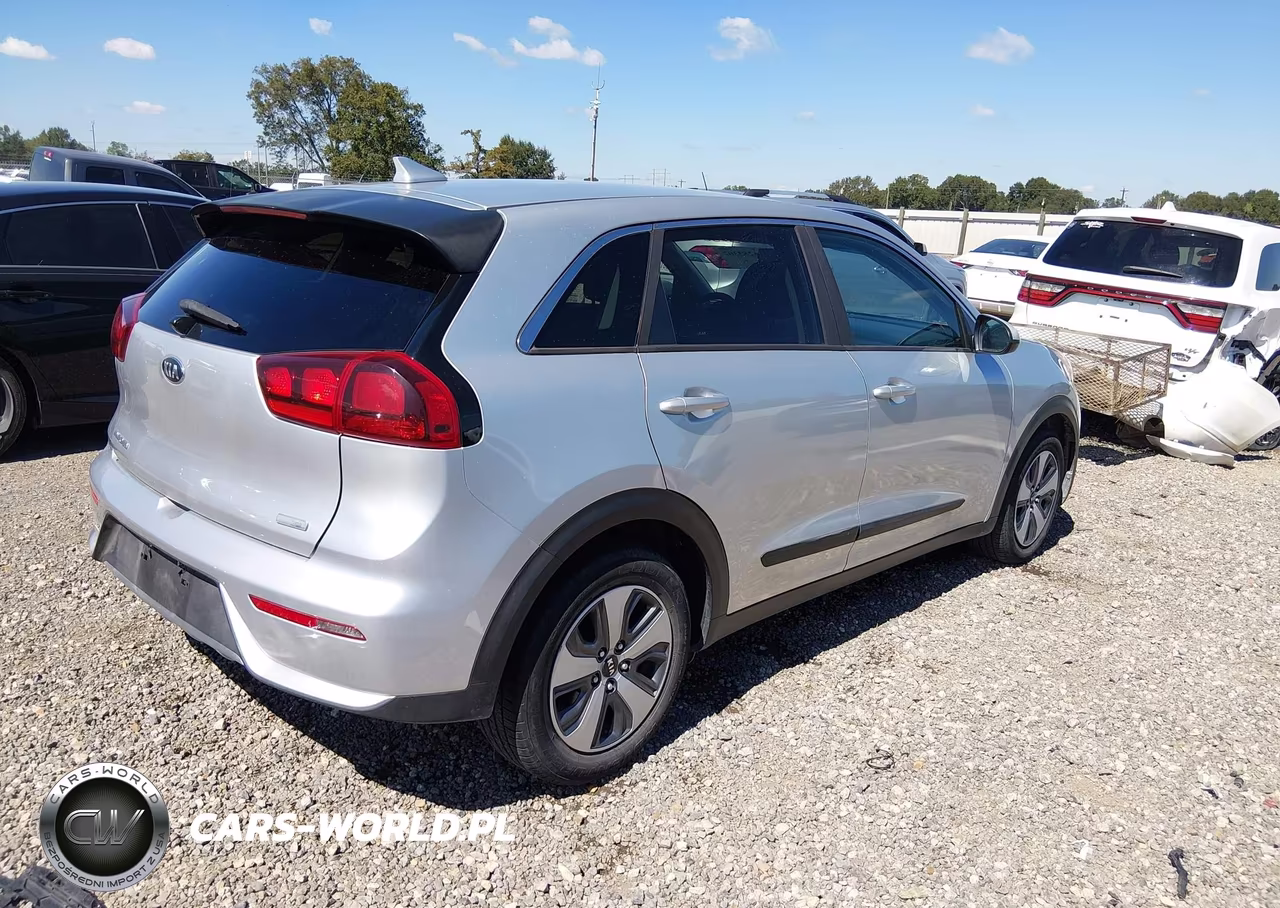 2018 Kia Niro Fe VIN:KNDCB3LC8J5186972 - 4