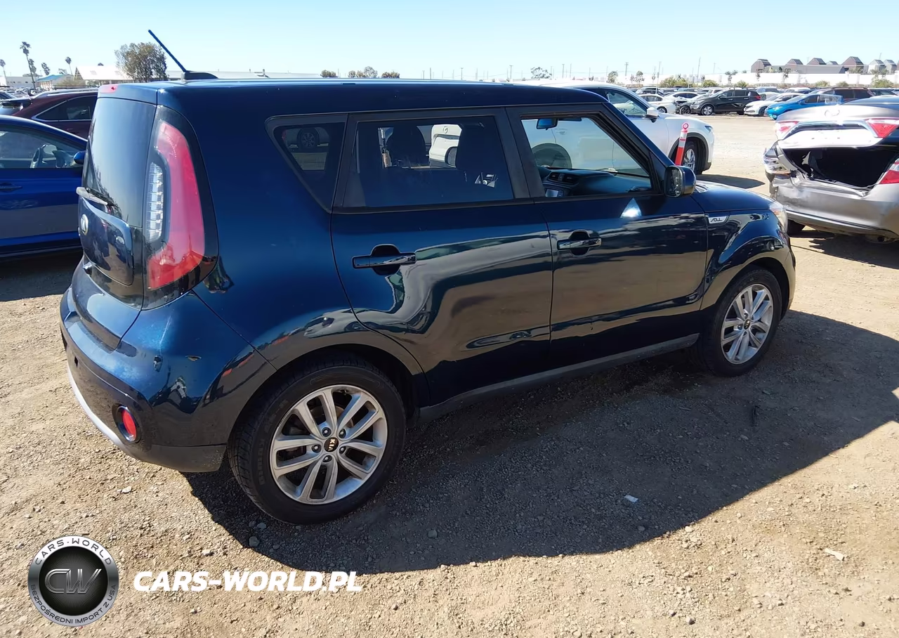 2017 Kia Soul + VIN:KNDJP3A5XH7410464 - 4