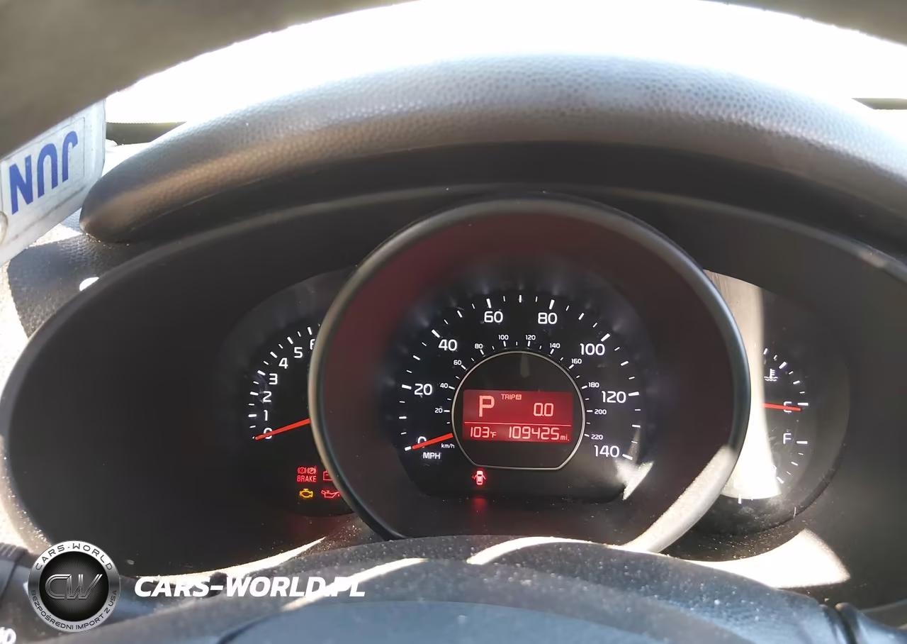 2017 Kia Soul + VIN:KNDJP3A5XH7410464 - 7