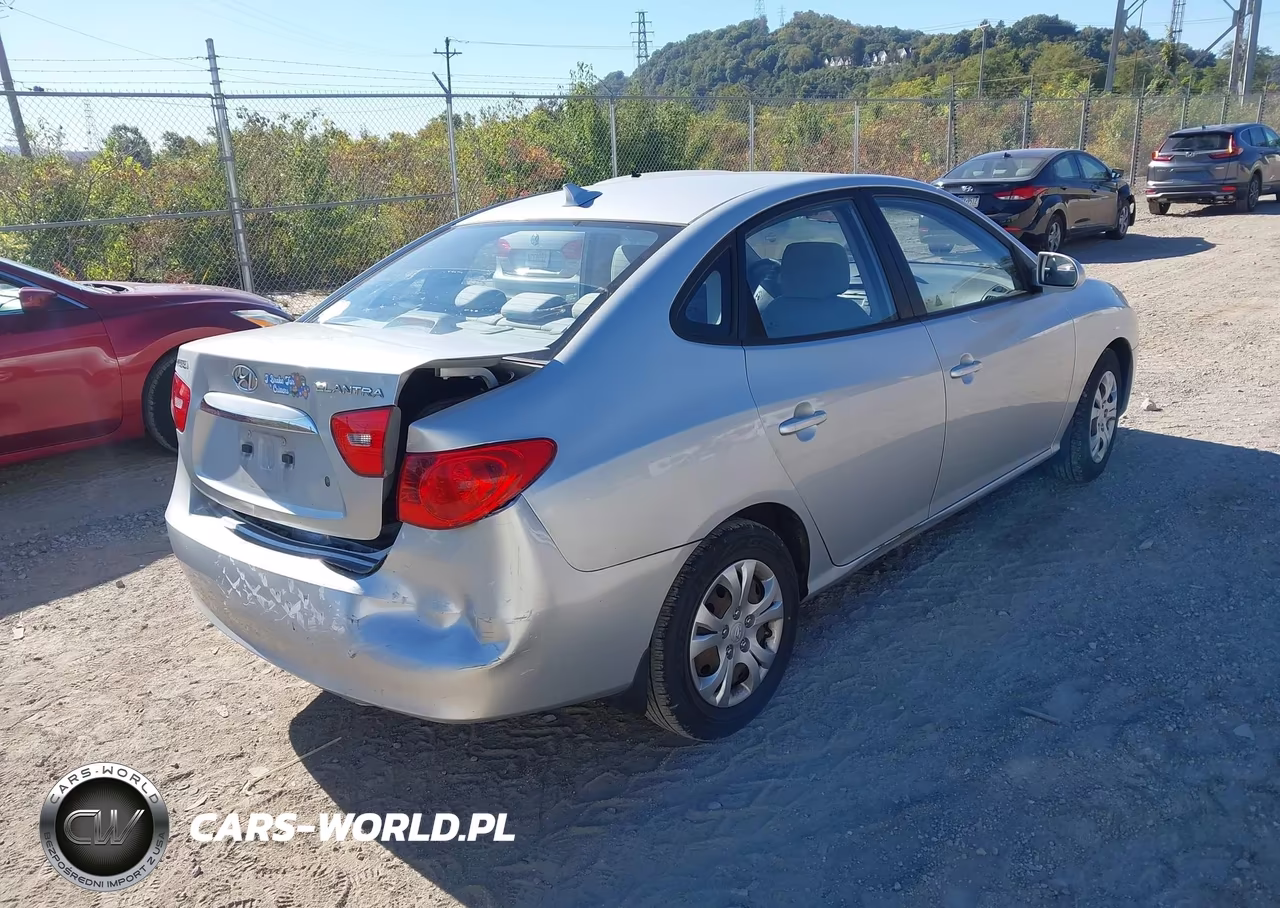 2010 Hyundai Elantra Gls VIN:KMHDU4AD7AU941059 - 4