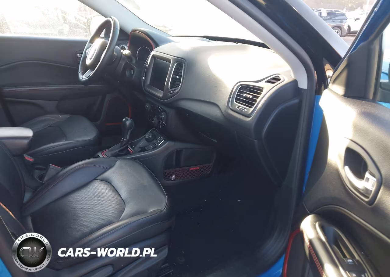 2018 Jeep Compass Trailhawk 4X4 VIN:3C4NJDDB4JT307438 - 5
