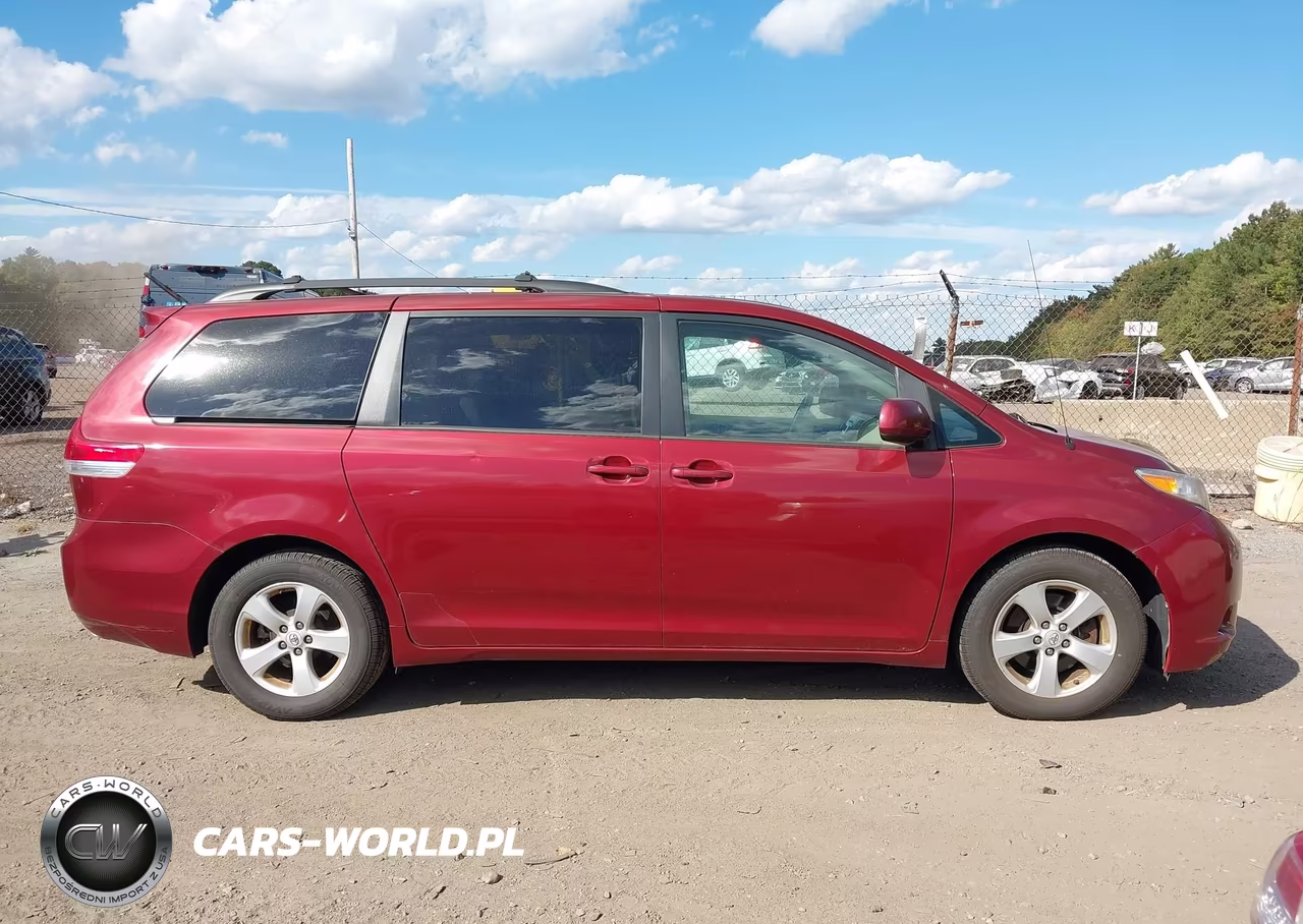 2012 Toyota Sienna Le V6 8 Passenger VIN:5TDKK3DC4CS263666 - 13