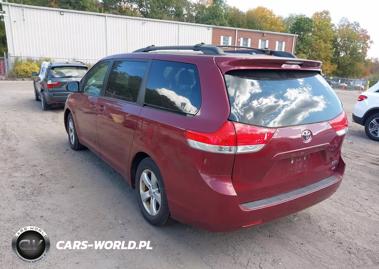 2012 Toyota Sienna Le V6 8 Passenger VIN:5TDKK3DC4CS263666 - 3