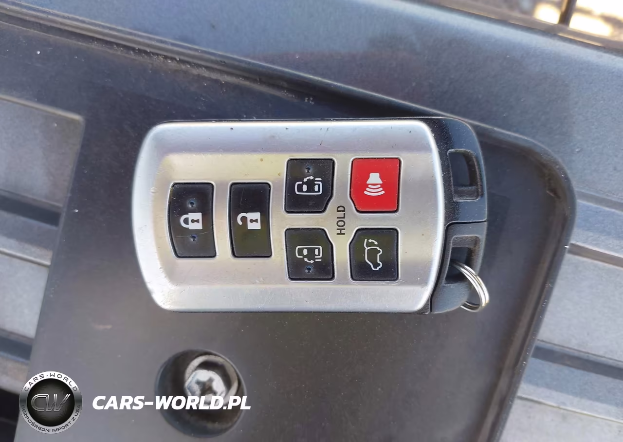 2018 Toyota Sienna Xle 7 Passenger VIN:5TDYZ3DC9JS933814 - 11