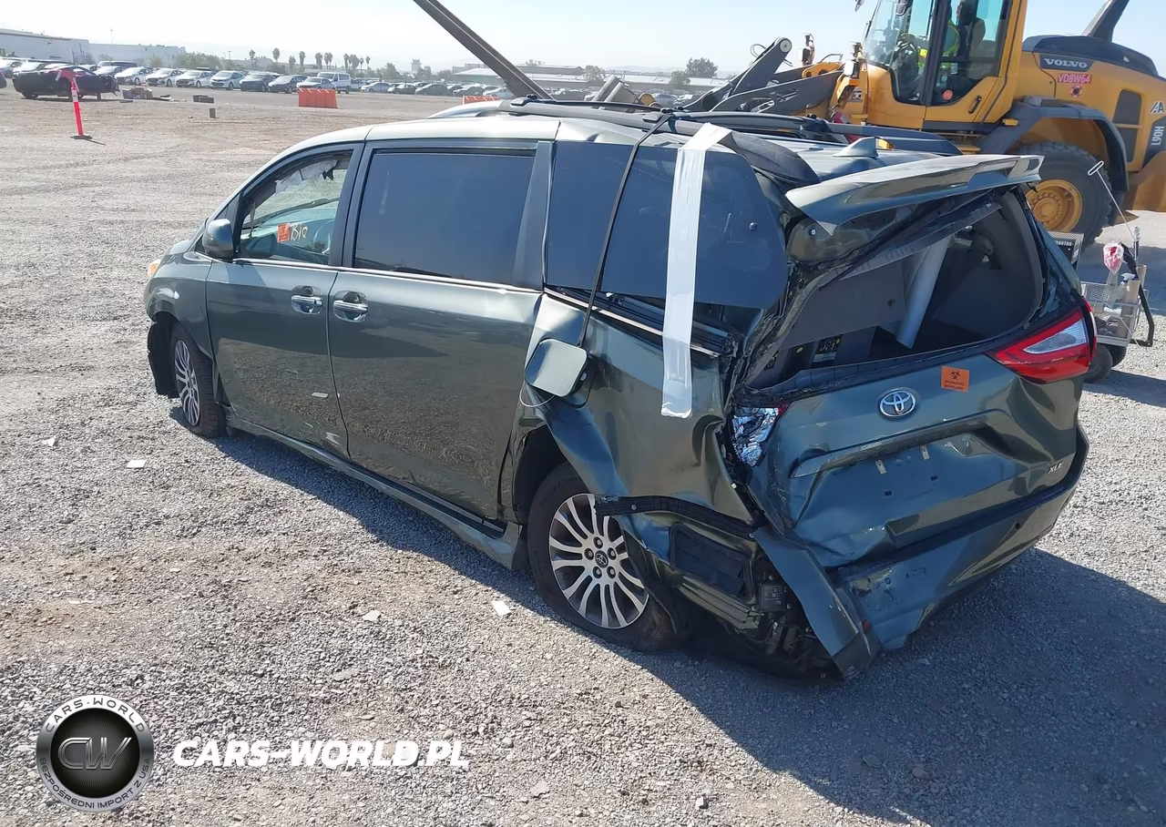 2018 Toyota Sienna Xle 7 Passenger VIN:5TDYZ3DC9JS933814 - 3
