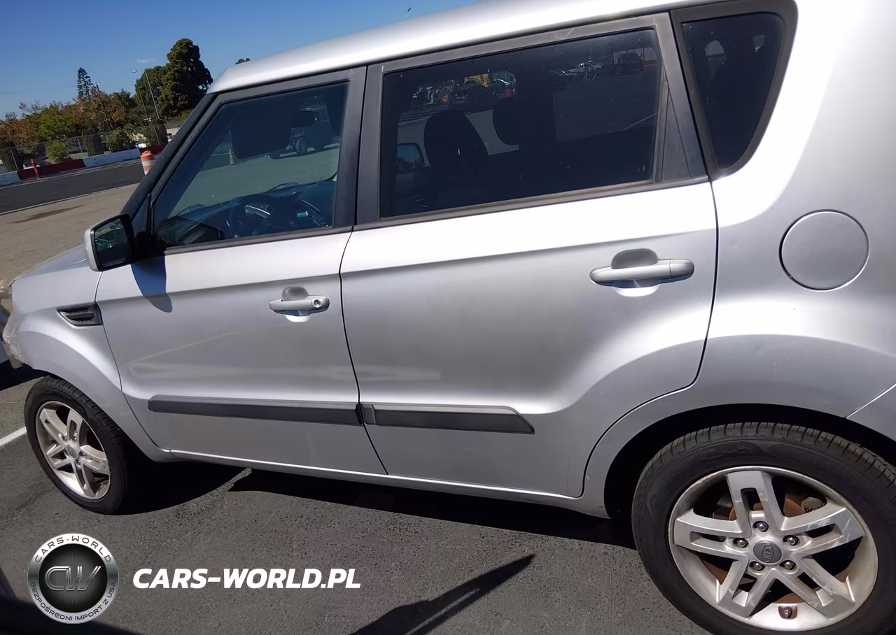 2011 Kia Soul + VIN:KNDJT2A29B7300640 - 14