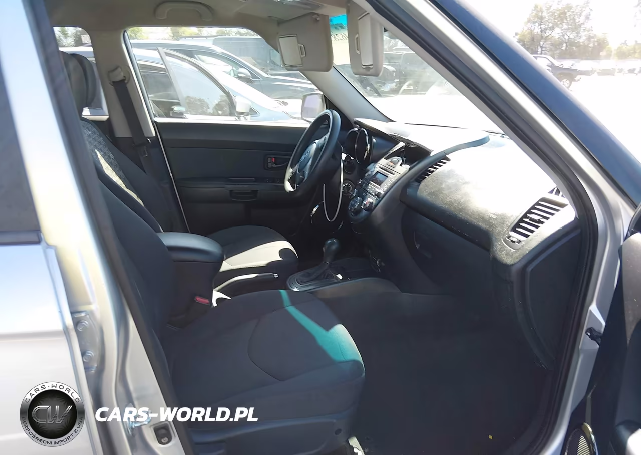 2011 Kia Soul + VIN:KNDJT2A29B7300640 - 5