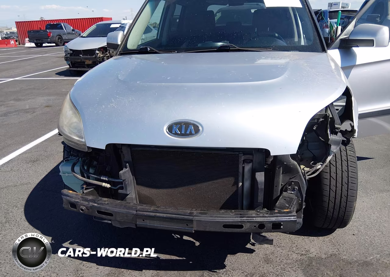 2011 Kia Soul + VIN:KNDJT2A29B7300640 - 6