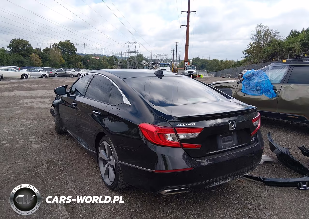 2018 Honda Accord Touring 2.0T VIN:1HGCV2F9XJA049848 - 3