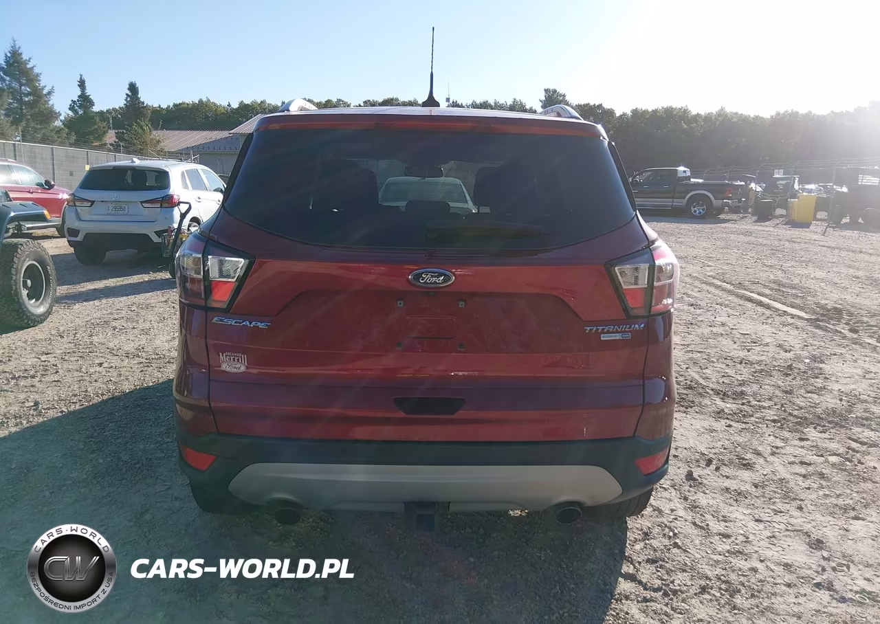 2018 Ford Escape Titanium VIN:1FMCU9J94JUD39935 - 17