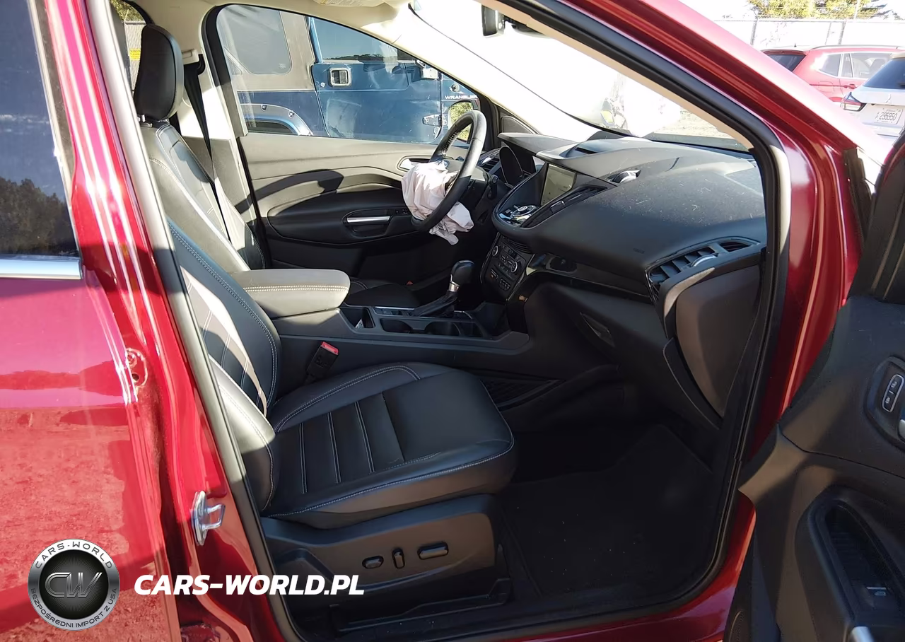 2018 Ford Escape Titanium VIN:1FMCU9J94JUD39935 - 5