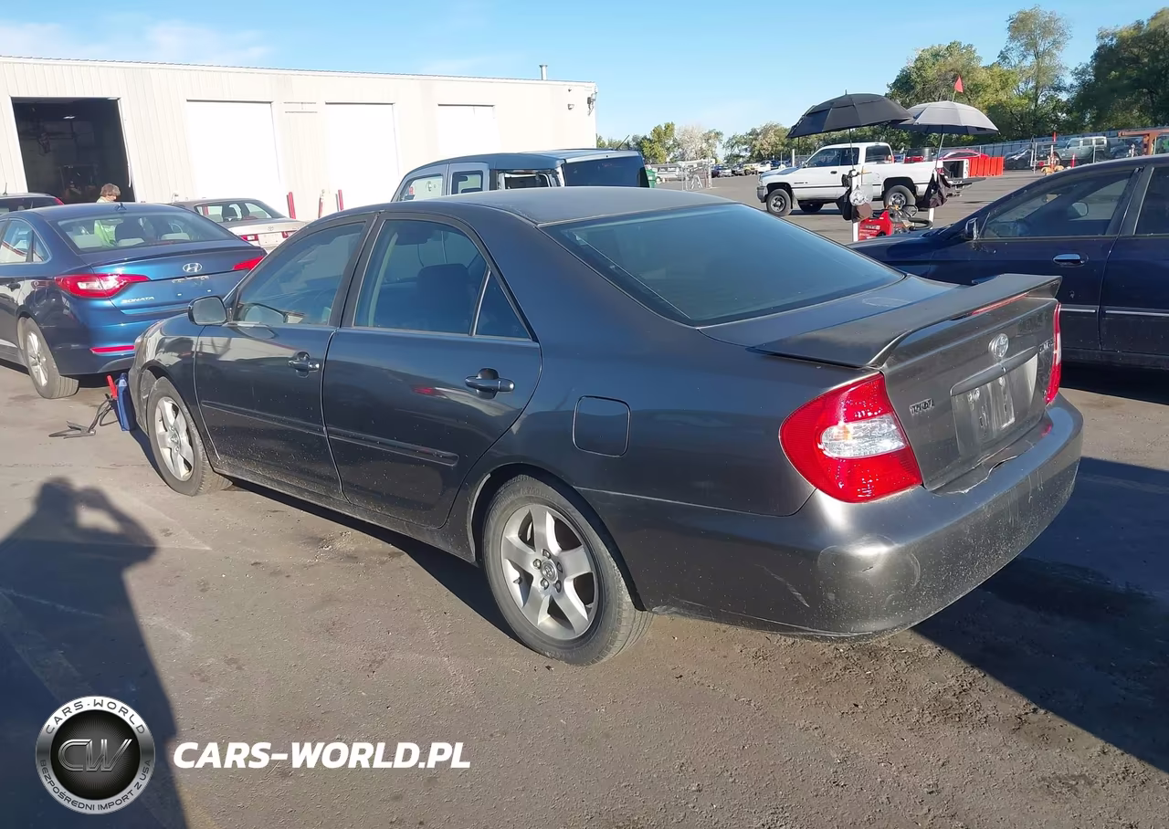 2003 Toyota Camry Se V6 VIN:JTDBF30KX30112920 - 3