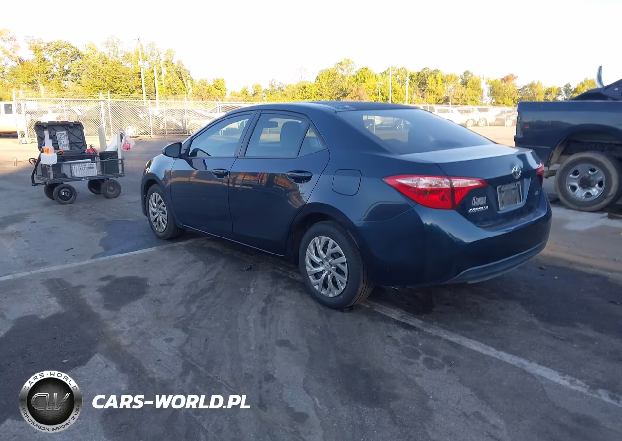 2017 Toyota Corolla Le VIN:2T1BURHE7HC953369 - 3
