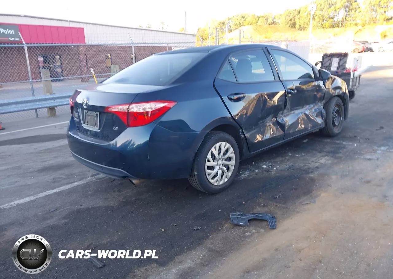 2017 Toyota Corolla Le VIN:2T1BURHE7HC953369 - 4