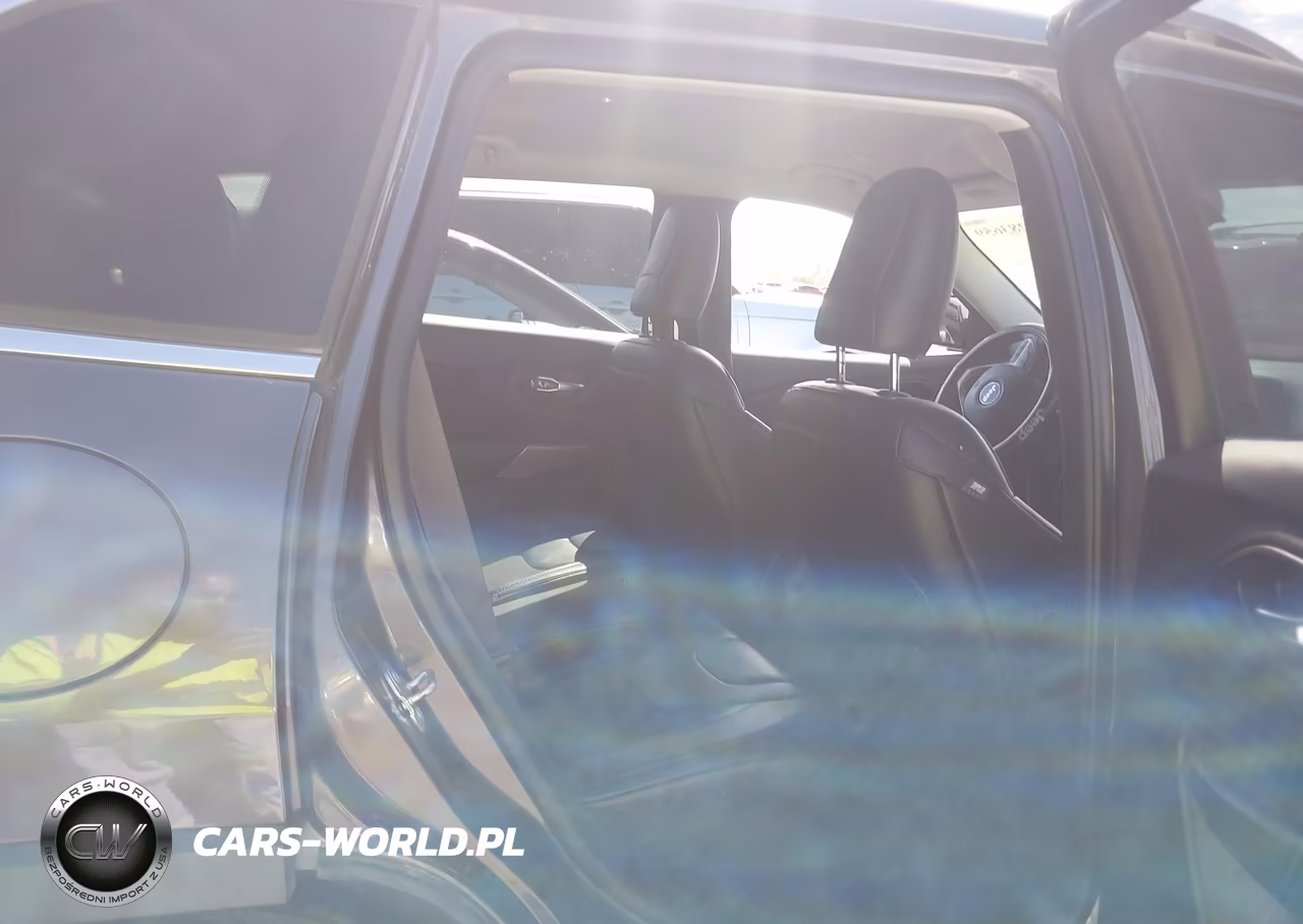 2019 Jeep Cherokee Latitude Plus Fwd VIN:1C4PJLLN3KD119497 - 8