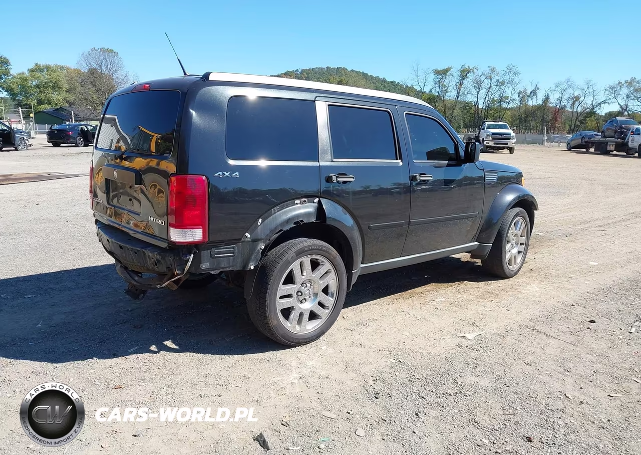 2011 Dodge Nitro Heat VIN:1D4PU4GK2BW549610 - 4