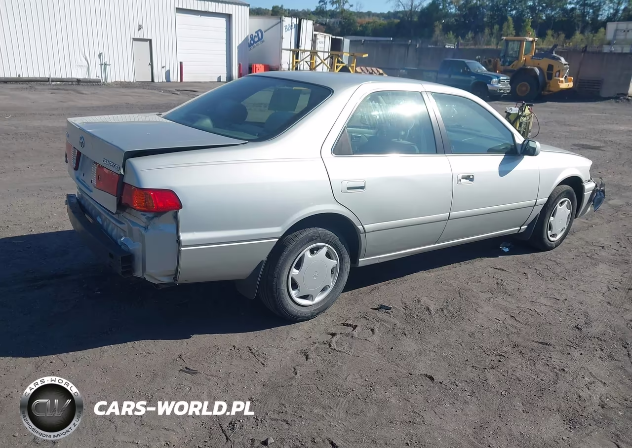 2000 Toyota Camry Ce VIN:4T1BG22K3YU010634 - 4