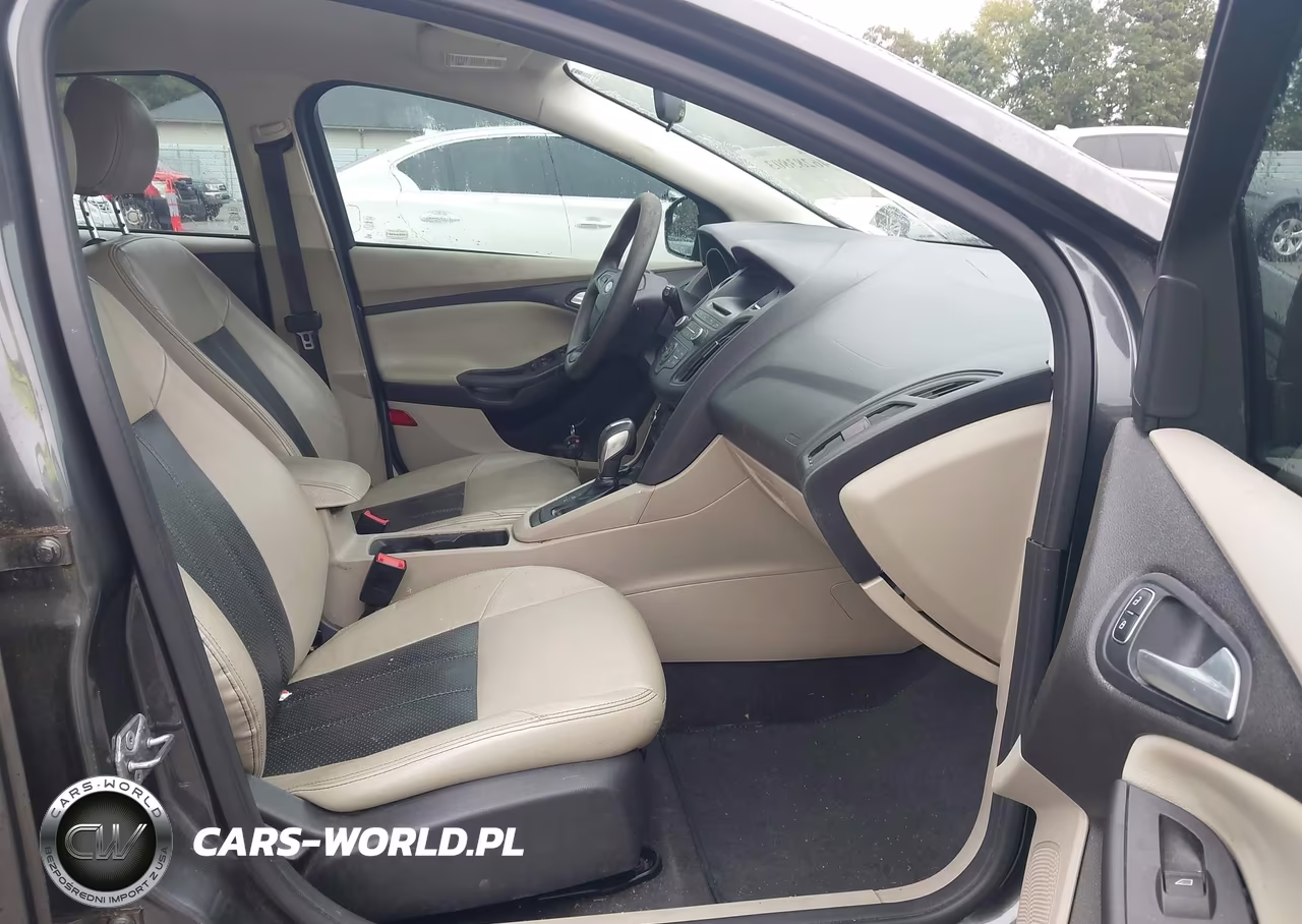 2016 Ford Focus Se VIN:1FADP3K25GL355547 - 5