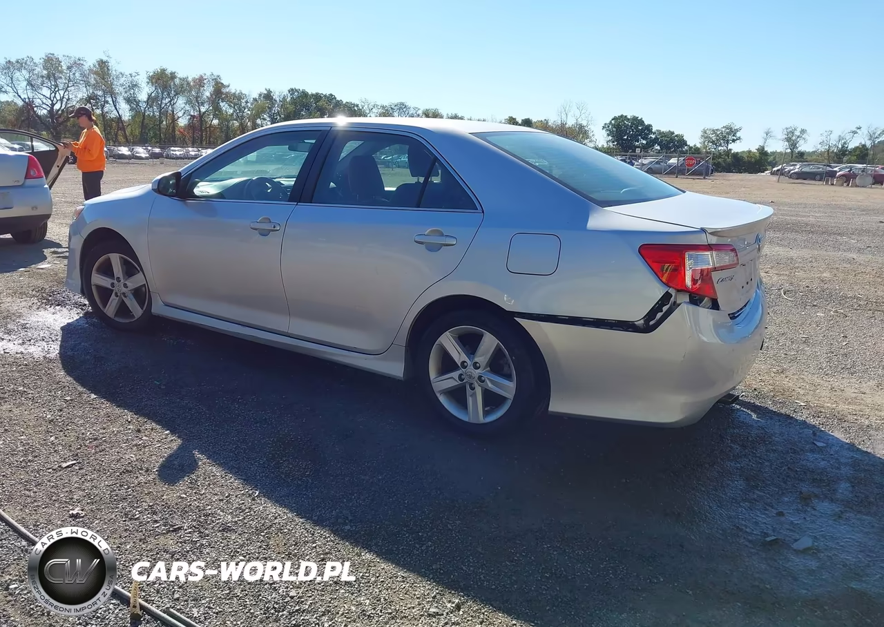 2014 Toyota Camry Se VIN:4T1BF1FK4EU790761 - 3