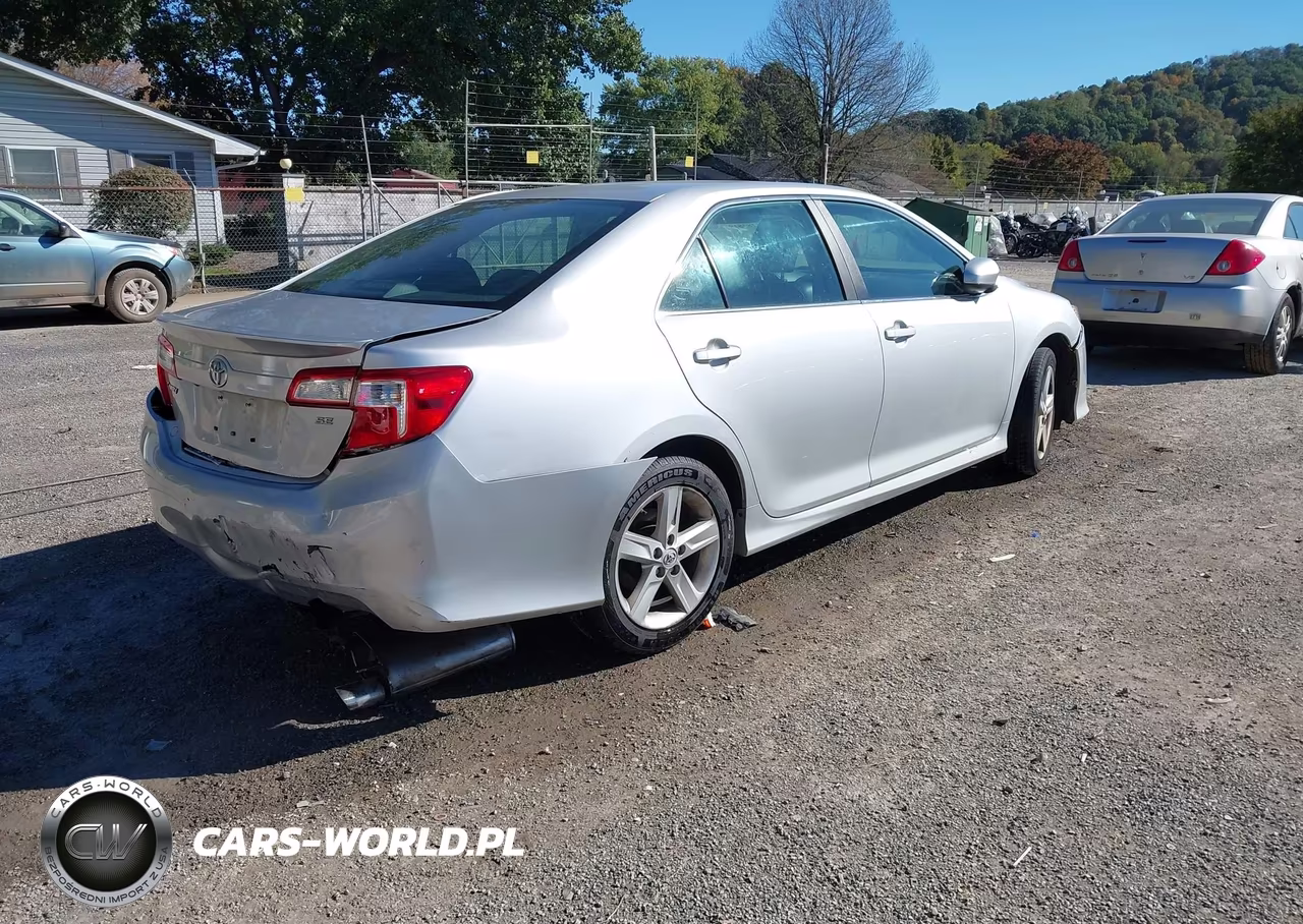 2014 Toyota Camry Se VIN:4T1BF1FK4EU790761 - 4