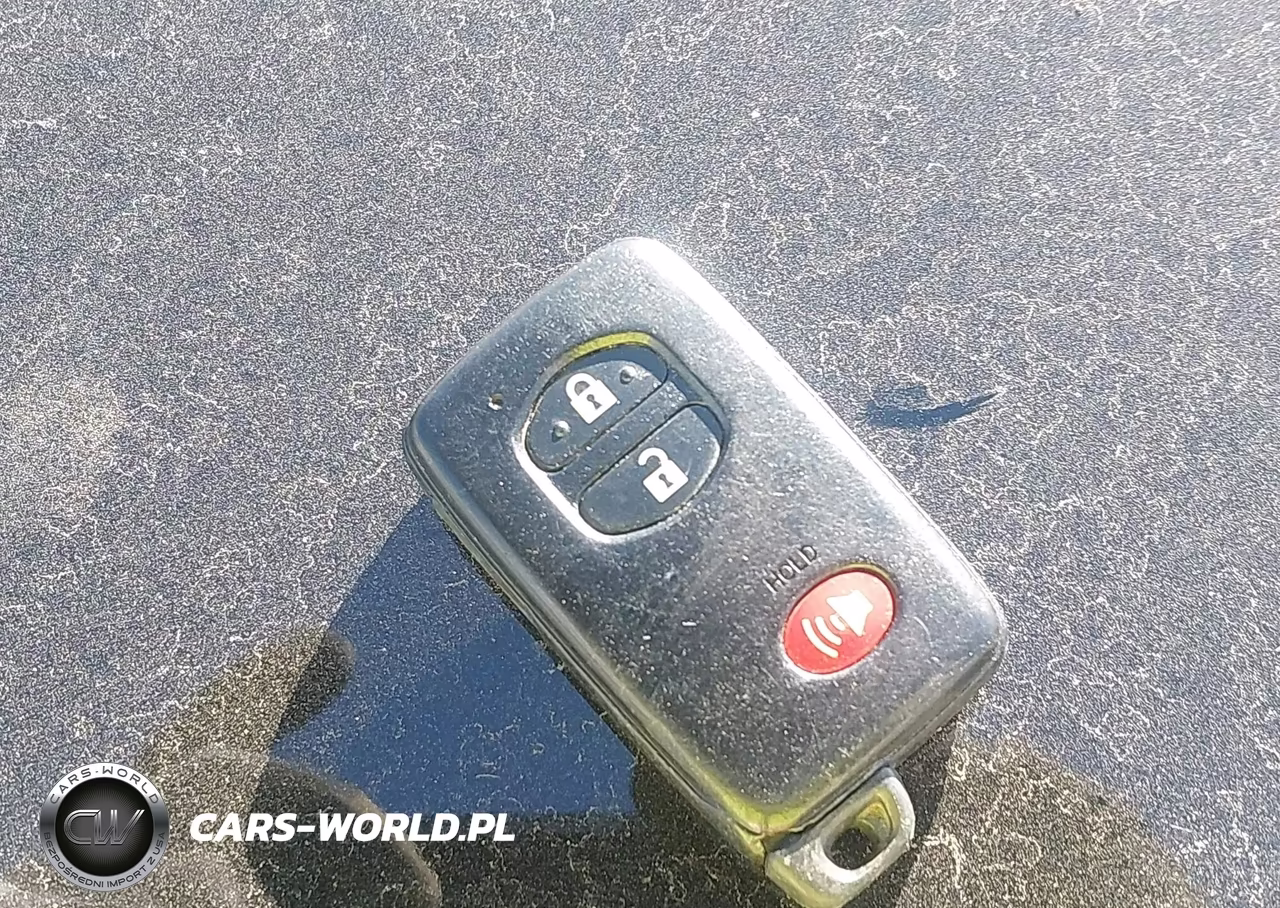 2013 Toyota Prius Two VIN:JTDKN3DU6D5540566 - 11