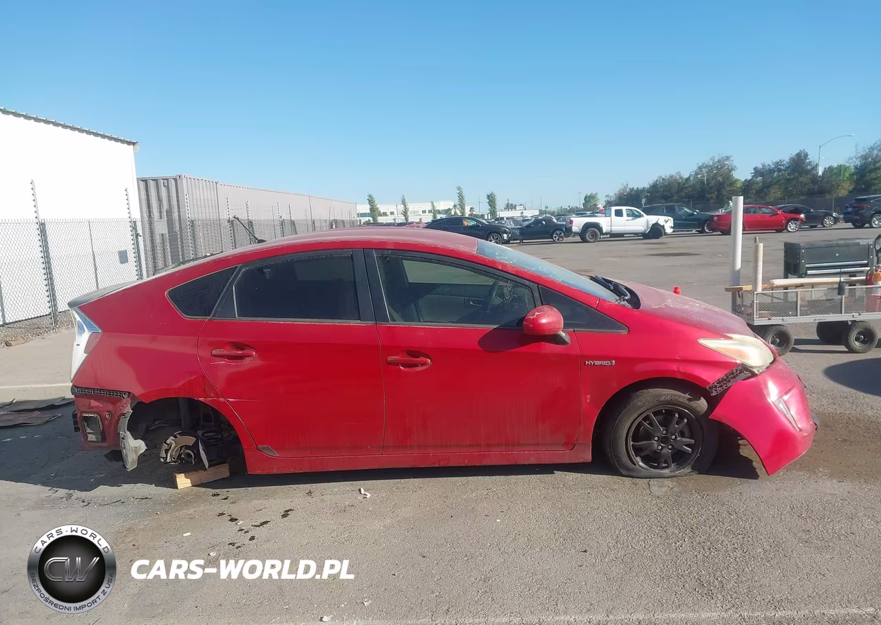 2013 Toyota Prius Two VIN:JTDKN3DU6D5540566 - 14