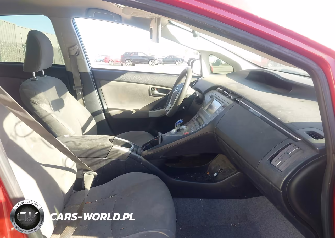 2013 Toyota Prius Two VIN:JTDKN3DU6D5540566 - 5