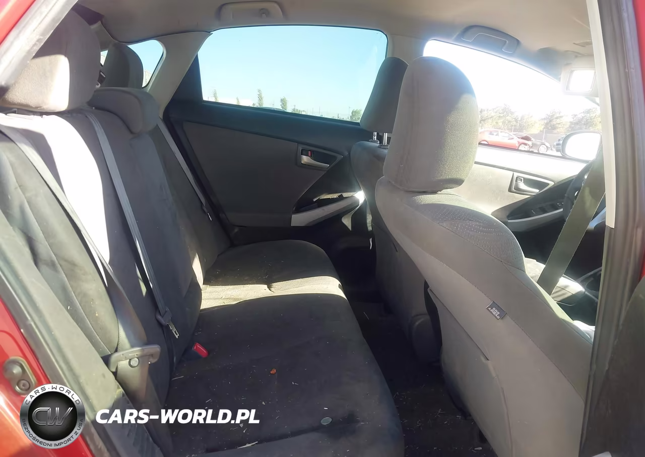 2013 Toyota Prius Two VIN:JTDKN3DU6D5540566 - 8