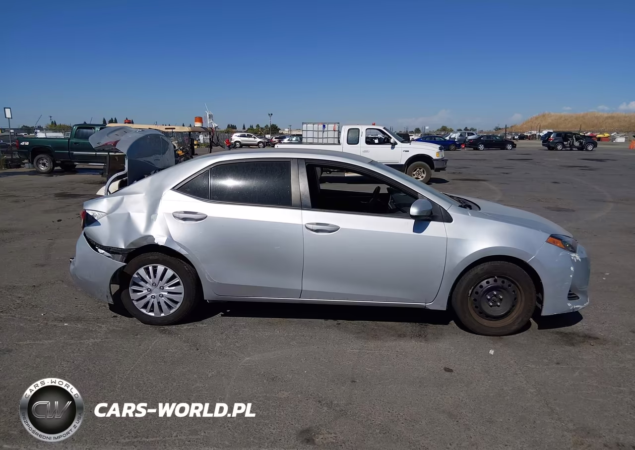 2017 Toyota Corolla Le VIN:2T1BURHE2HC858010 - 14
