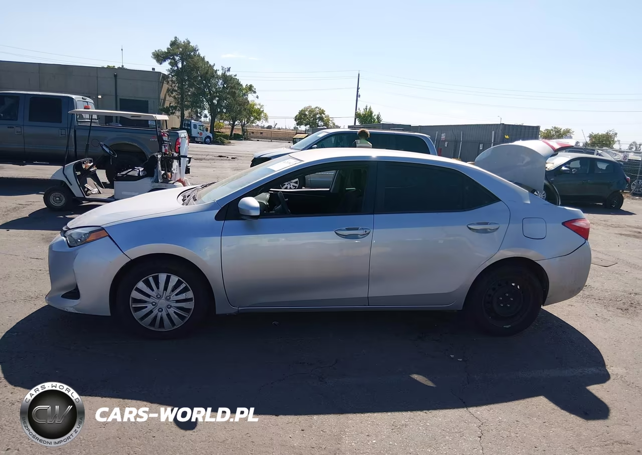 2017 Toyota Corolla Le VIN:2T1BURHE2HC858010 - 15