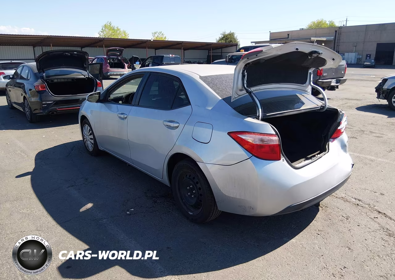 2017 Toyota Corolla Le VIN:2T1BURHE2HC858010 - 3