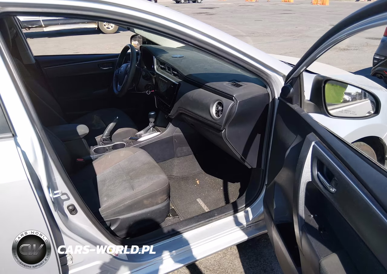 2017 Toyota Corolla Le VIN:2T1BURHE2HC858010 - 5
