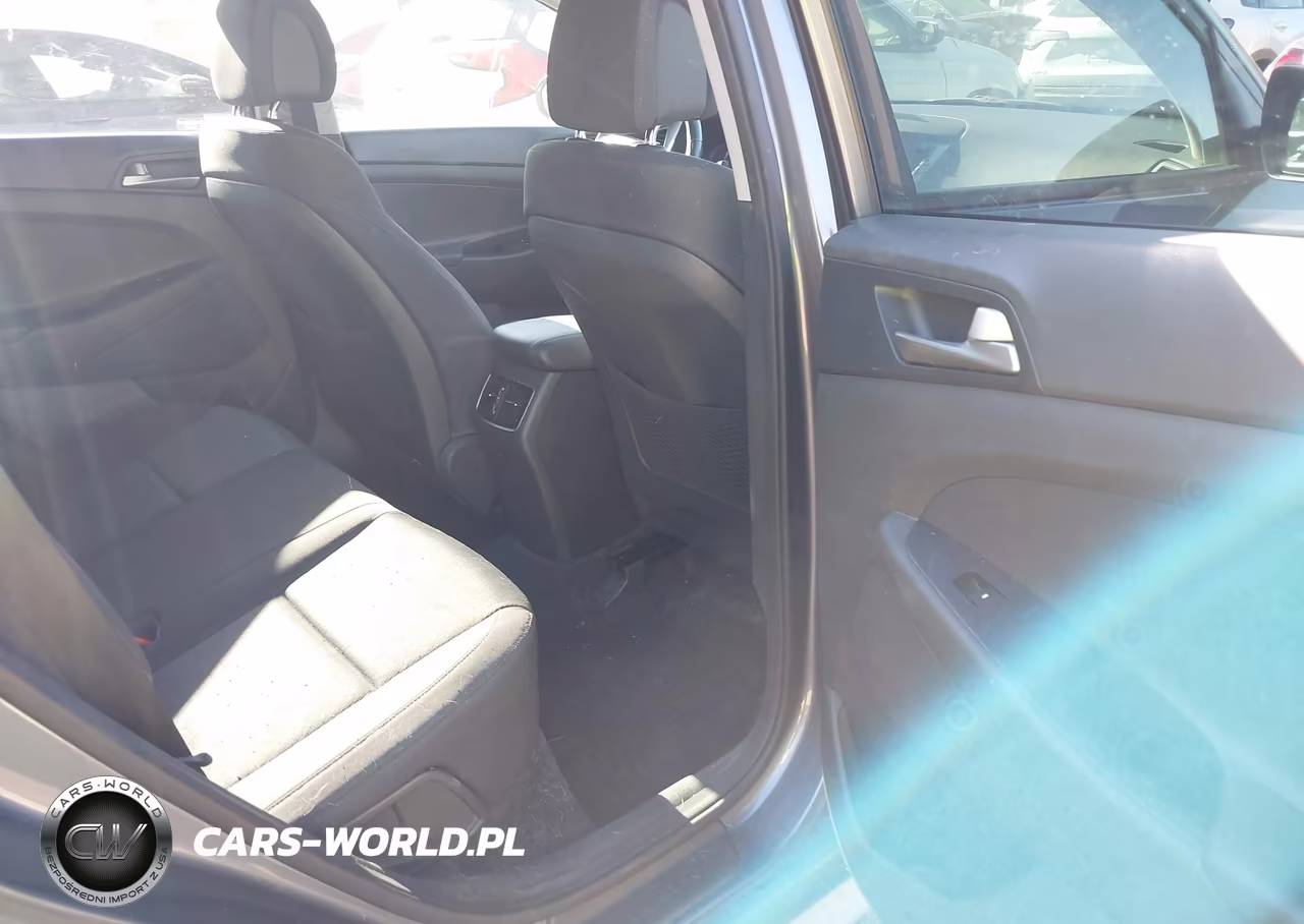 2018 Hyundai Tucson Value VIN:KM8J3CA26JU716890 - 8