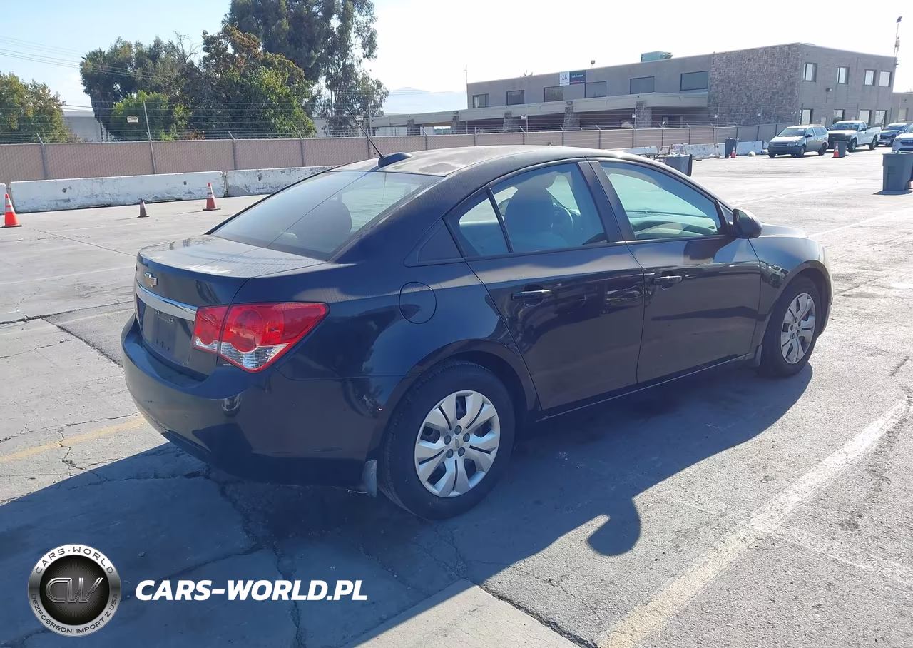 2015 Chevrolet Cruze Ls Manual VIN:1G1PB5SG0F7156872 - 4