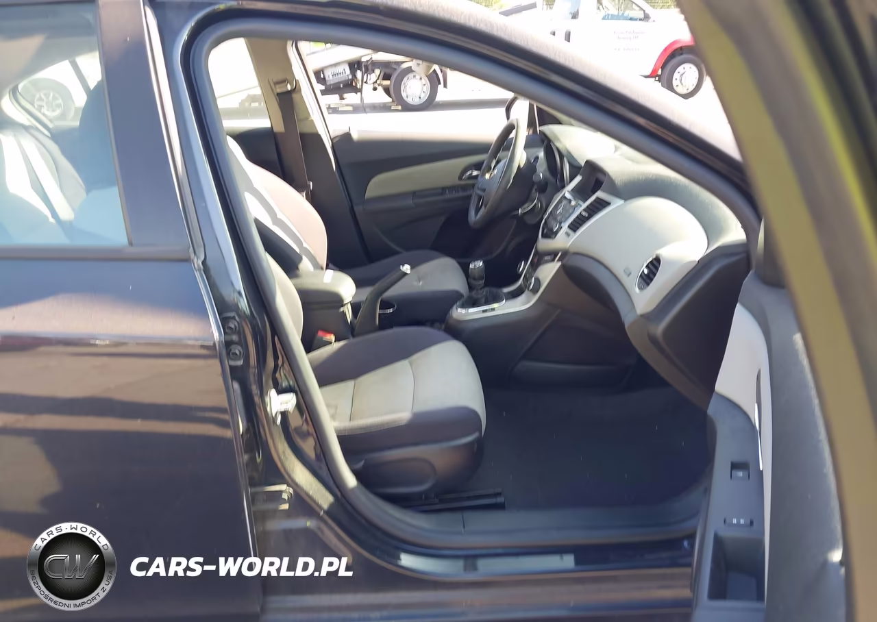 2015 Chevrolet Cruze Ls Manual VIN:1G1PB5SG0F7156872 - 5