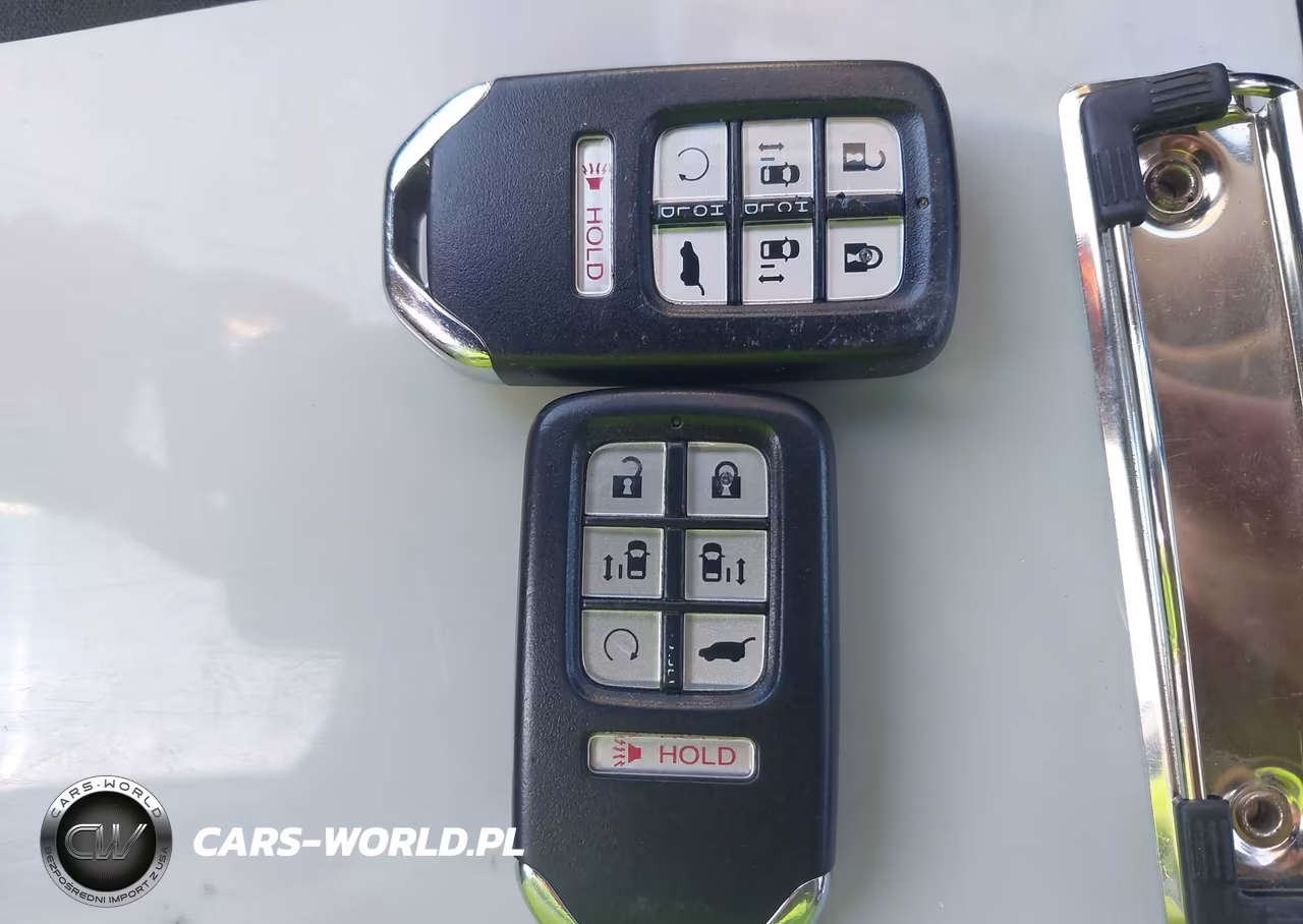 2018 Honda Odyssey Elite VIN:5FNRL6H94JB043411 - 11